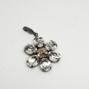 Sabika Natural Daisy Pendant